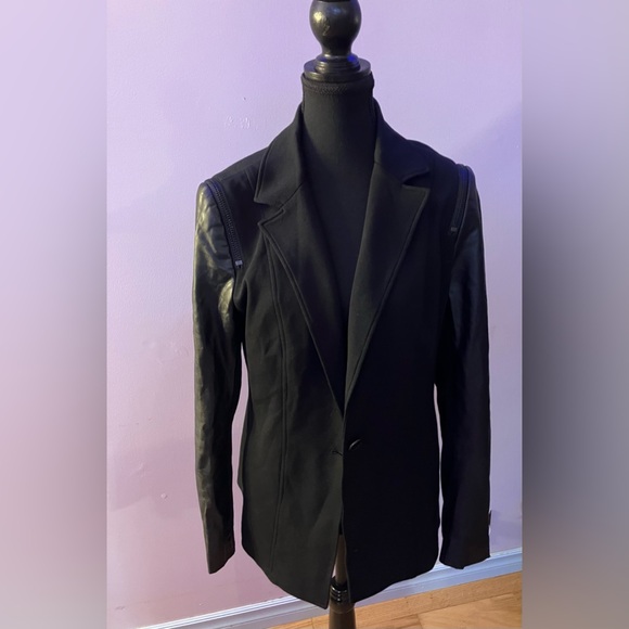 Black Le Chateau blazer with pleather sleeves size M - Picture 1 of 7